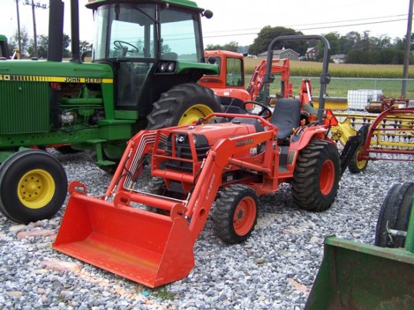 KUBOTA B7800 CZĘŚCI DO SILNIKA